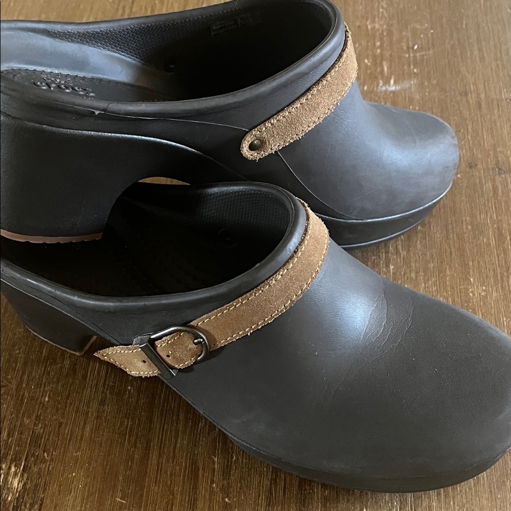 Crocs Women's Sarah Mule Clog Shoes -Like new!-Pre-loved ❤️